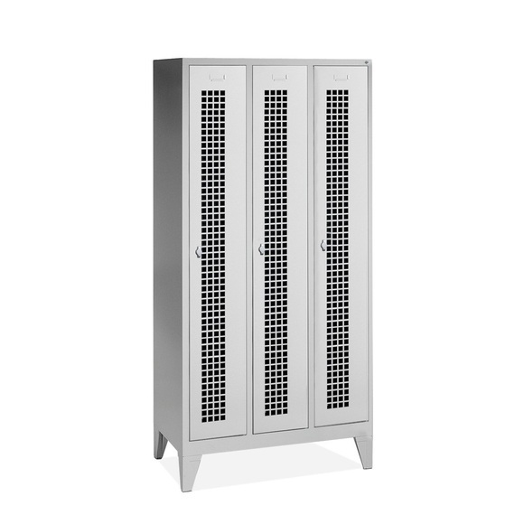C+P Garderobenschrank Classic mit Füssen, Lochfeld + Drehriegelverschluss, 3 Abteile, HxBxT 1.850 x 900 x 500 mm