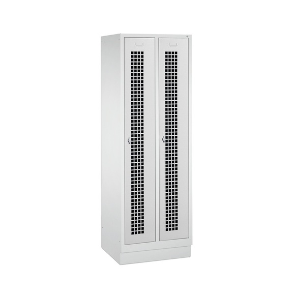 C+P Garderobenschrank Classic mit Sockel, Lochfeld + Drehriegelverschluss, 2 Abteile, HxBxT 1.850 x 610 x 500 mm