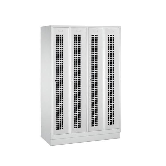 C+P Garderobenschrank Classic mit Sockel, Lochfeld + Zylinderschloss, 4 Abteile, HxBxT 1.800 x 1.600 x 500 mm