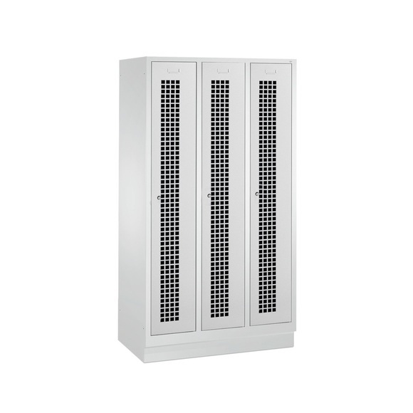 C+P Garderobenschrank Classic mit Sockel, Lochfeld + Zylinderschloss, 3 Abteile, HxBxT 1.800 x 1.200 x 500 mm