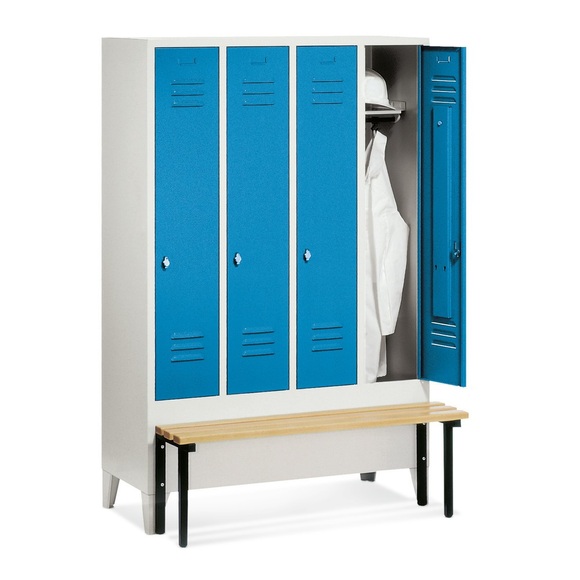 C+P Garderobenschrank Classic mit vorgebauter Sitzbank aus Kunststoff, 4 Abteile à 400 mm, Drehriegelverschluss
