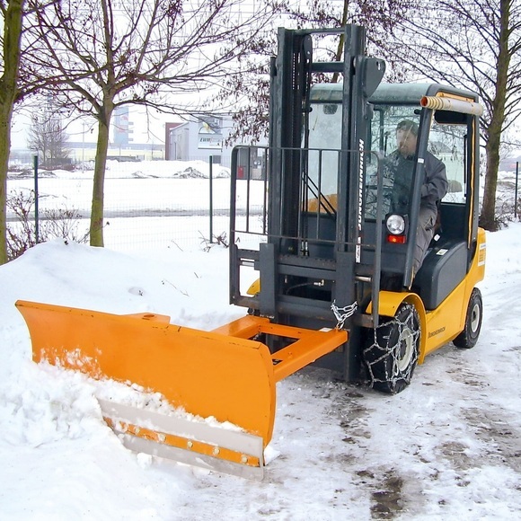 Stapler-Schneeschieber mit Federklappschare, Schildbreite 2.100 mm
