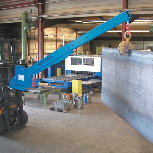 Teleskoplader Modell 1, Reichweite bis 3.690 mm, TK bis 5.000 kg, lichtblau