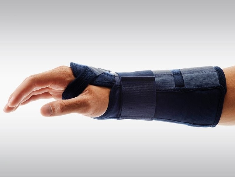 OMNIMED Ortho Manu Clas Handgelenkba 16.5-19cm lin (1 Stück)