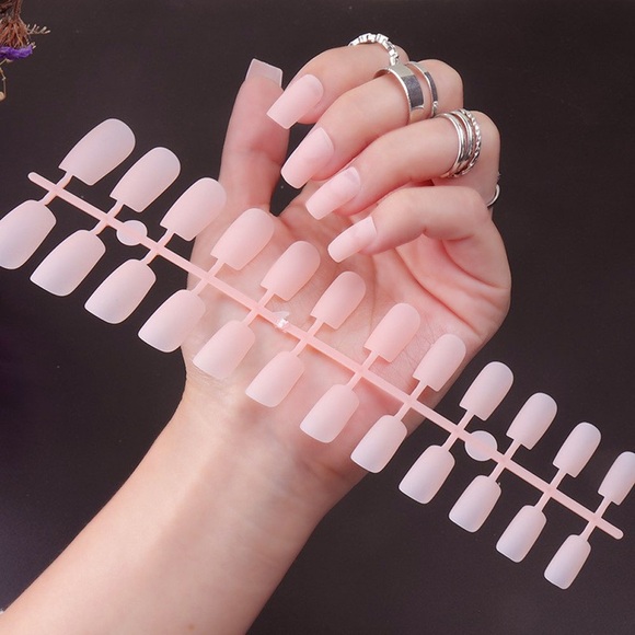 (24er Set) Finger Kunstnägel Press On Nails für die Maniküre Matt - Nude