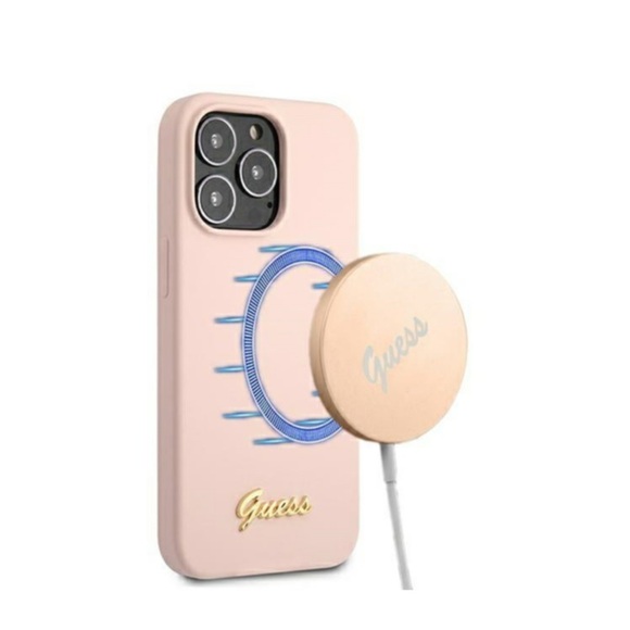 Guess - iPhone 13 Pro MagSafe Silikon Hardcase Hülle Vintage Script (GUHMP13LLSLMGLP) - Rosa / Gold