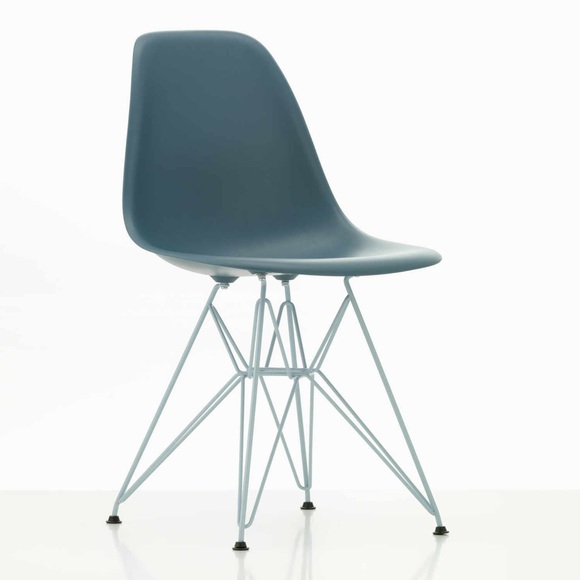 Eames Plastic Chair RE DSR Colours Stuhl, Farbe meerblau 83 / himmelblau 93, Gleiter für hartböden