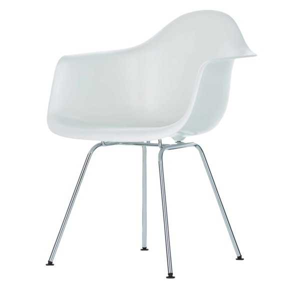 Eames Plastic Armchair RE DAX Stuhl, Sitzschale RE cotton white re, Untergestell weiss pulverbeschichtet (glatt), Gleiter weiss für teppichböden