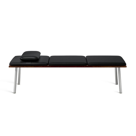 Run Daybed Liege, Gestell aluminium, klar pulverbeschichtet, Holz nussbaum natur, Polster leder, spinneybeck volo black