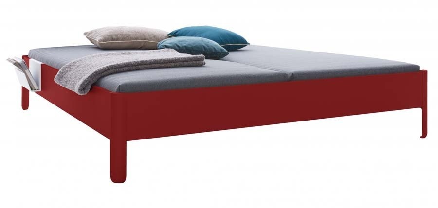 Müller Möbelwerkstätten NAIT Doppelbett farbig lackiert