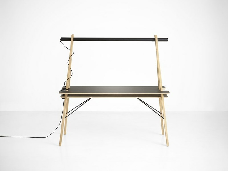 Woud AA Desk
