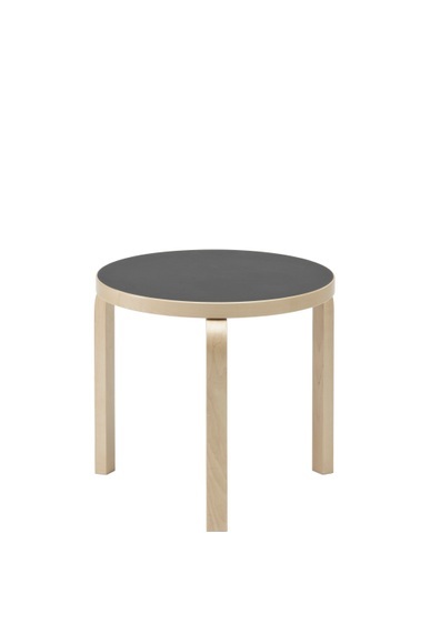Artek 90D Tisch