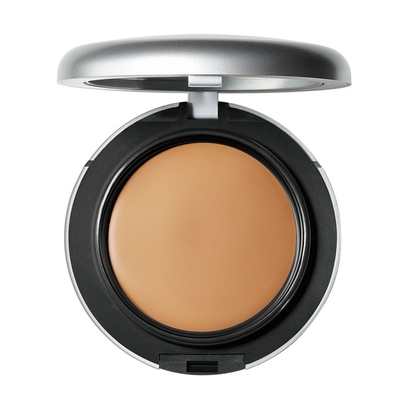 Studio Tech Fix - Cream-To-Powder Foundation NC20