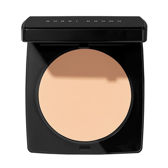 Bobbi Brown Sheer Finish Pressed Powder Soft Sand 5