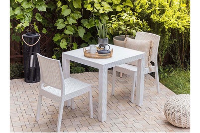 Beliani Gartenstuhl Rattanoptik weiss 2er Set Fossano