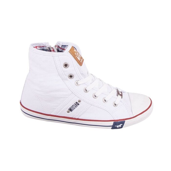 Mustang Shoes Sneaker, mit Label in der Laufsohle