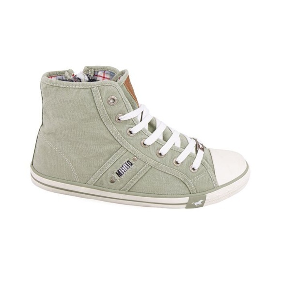 Mustang Shoes Sneaker, mit Label in der Laufsohle