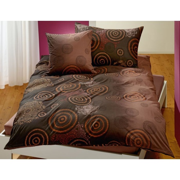 Bettwäsche in Brauntönen mit Kreisen und Mandalas