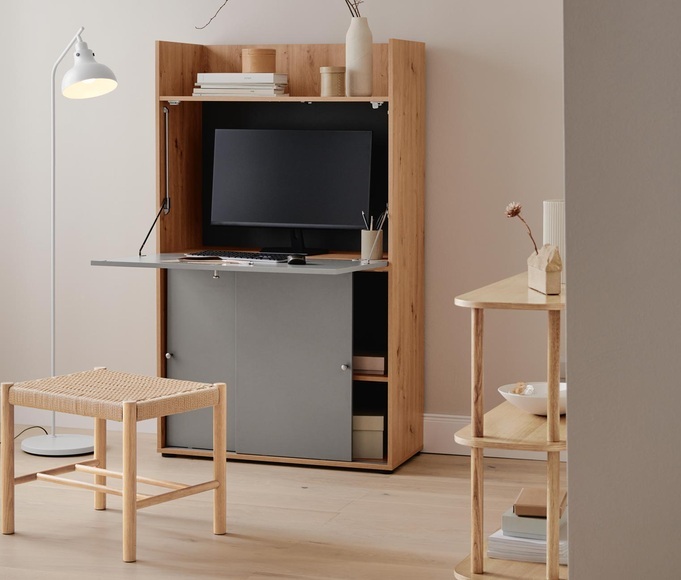 Hocker mit Geflecht