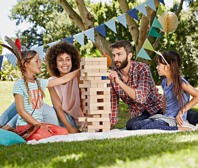 Riesen-Wackelturm aus Holz