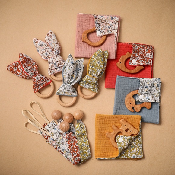 Baby Floral Saliva Towel 3PCS Baby Pacifier Chain Wooden Teething Ring Bandana Bibs Set For Children Baby Teether toy Kid Gift