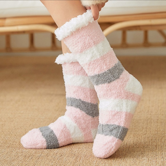 Soft Coral Fleece Female Striped Comfy Floor Sock Fuzzy Socks Women Warm Plush Bedroom Silicone Non-slip Women's Slippers Sock