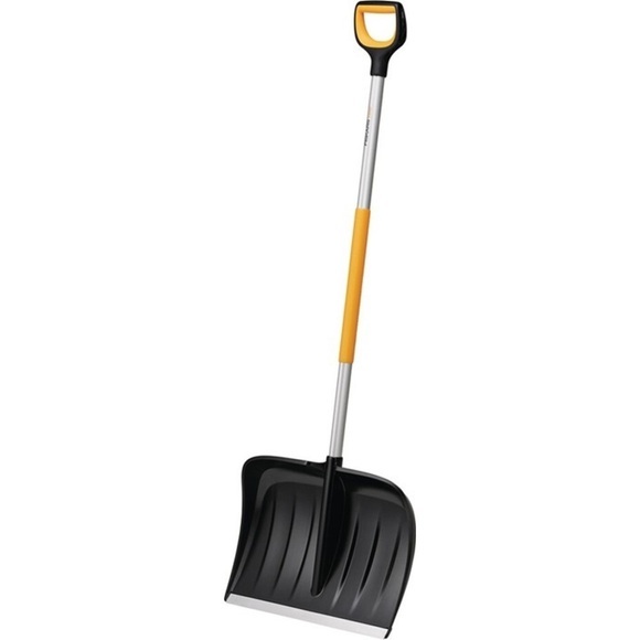 Fiskars Schneeräumer X-Series