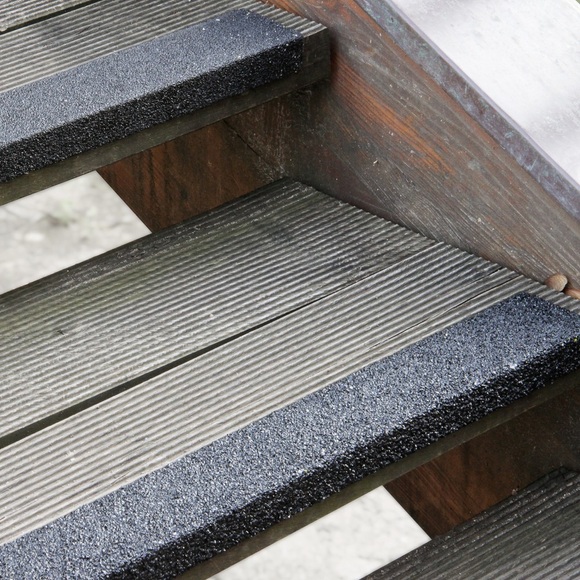 Treppenkantenprofil aus GFK Medium, schwarz, Länge 2.500 mm