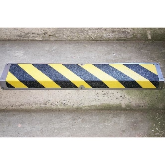 Anti-Rutschkantenprofil aus Aluminium, schwarz-gelb, LxB 635 x 120 mm