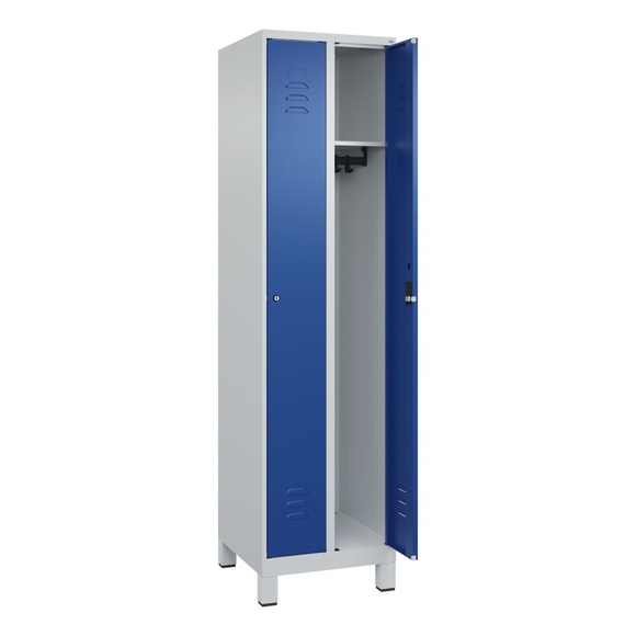 C+P Spind Classic PLUS, Füsse, 2 Abteile, HxBxT 1.950 x 500 x 500 mm, lichtgrau, enzianblau, Zylinderschloss, ohne Mitteltrennwand