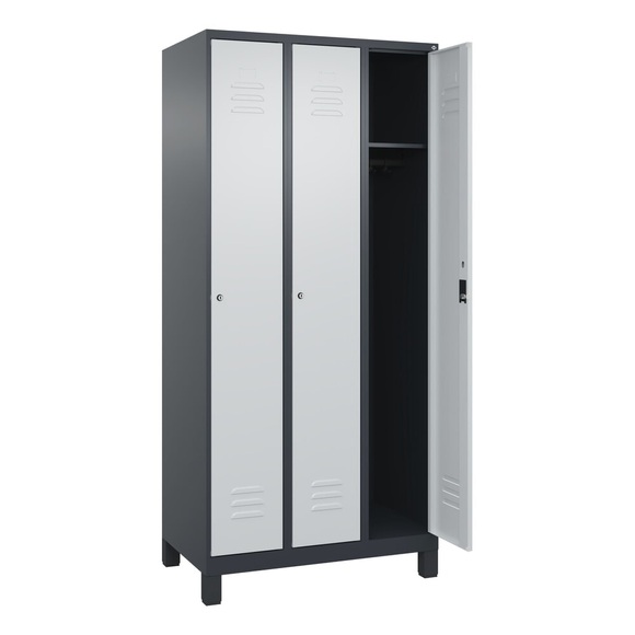 C+P Spind Classic PLUS, Füsse, 3 Abteile, HxBxT 1.950 x 900 x 500 mm, anthrazitgrau, lichtgrau, Zylinderschloss, ohne Mitteltrennwand
