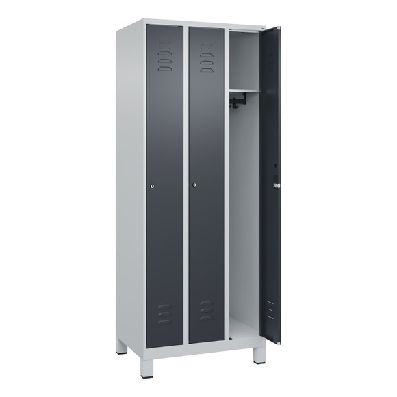 C+P Spind Classic PLUS, Füsse, 3 Abteile, HxBxT 1.950 x 750 x 500 mm, lichtgrau, anthrazitgrau, Zylinderschloss, ohne Mitteltrennwand
