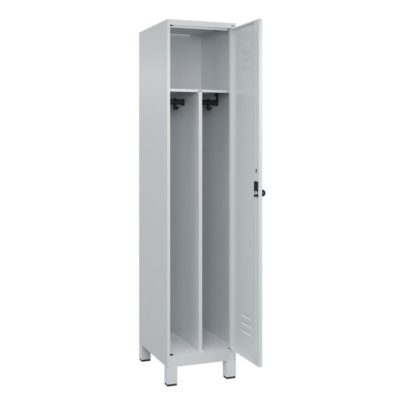 C+P Spind Classic PLUS, Füsse, 1 Abteil, HxBxT 1.950 x 400 x 500 mm, lichtgrau, lichtgrau, für Vorhängeschloss, mit Mitteltrennwand
