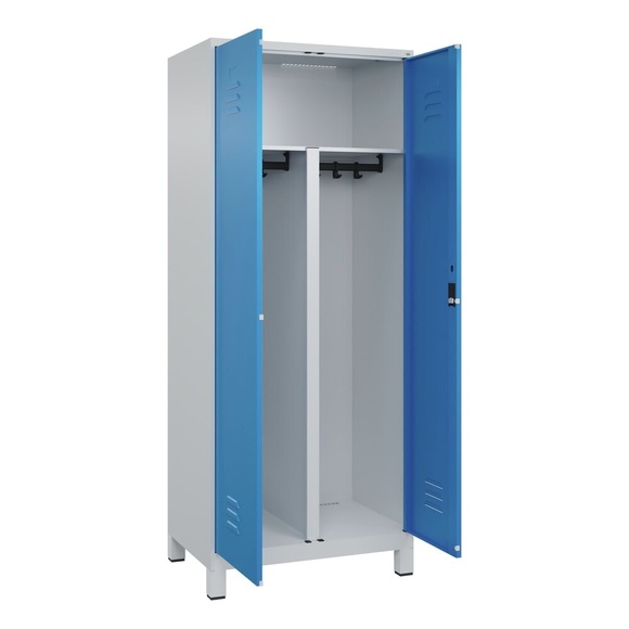 C+P PSA Doppel-Spind Classic PLUS, Füsse, 2 Abteile, HxBxT 1.950 x 800 x 500 mm, lichtgrau, lichtblau, Zylinderschloss