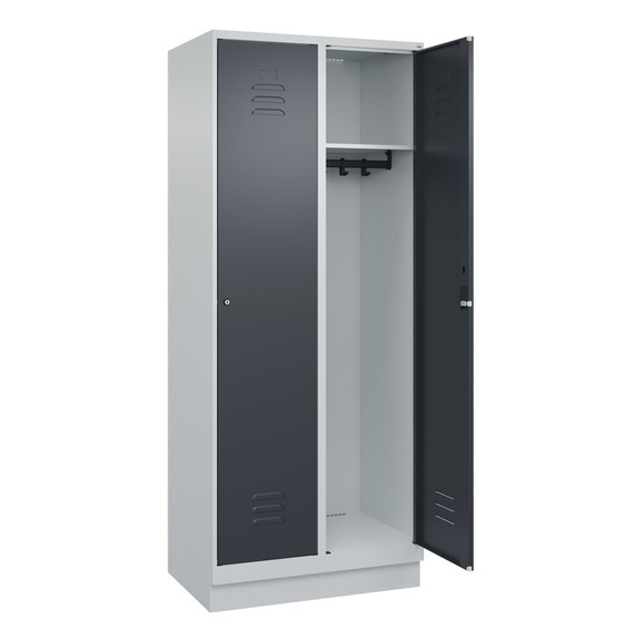 C+P Spind Classic PLUS, 2 Abteile, lichtgrau / grau, B 800 mm, mit Bodensockel, Zylinderschloss