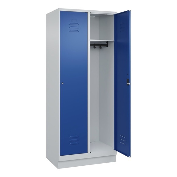 C+P Spind Classic PLUS, 2 Abteile, lichtgrau / enzianblau, B 800 mm, mit Bodensockel, Zylinderschloss