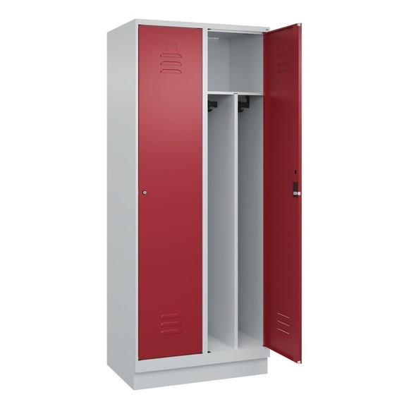 C+P Spind Classic PLUS, Sockel, 2 Abteile, HxBxT 1.950 x 800 x 500 mm, lichtgrau, rubinrot, Zylinderschloss, mit Mitteltrennwand