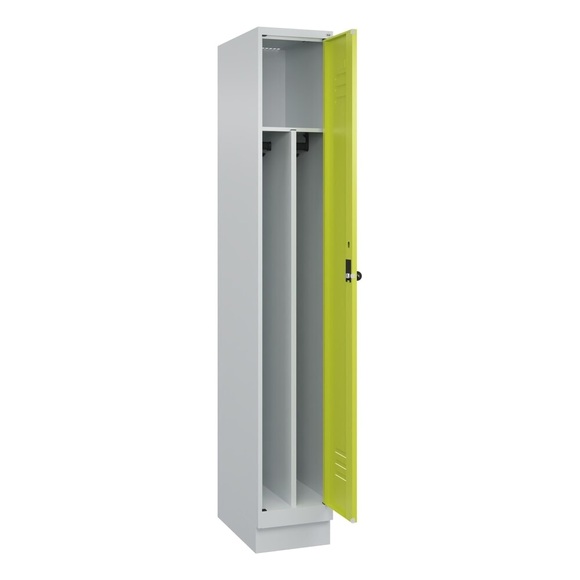C+P Spind Classic PLUS, Sockel, 1 Abteil, HxBxT 1.950 x 300 x 500 mm, lichtgrau, clowngrün, für Vorhängeschloss, mit Mitteltrennwand