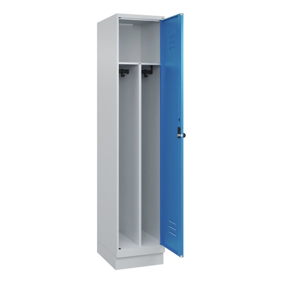 C+P Spind Classic PLUS, Sockel, 1 Abteil, HxBxT 1.950 x 400 x 500 mm, lichtgrau, lichtblau, für Vorhängeschloss, mit Mitteltrennwand