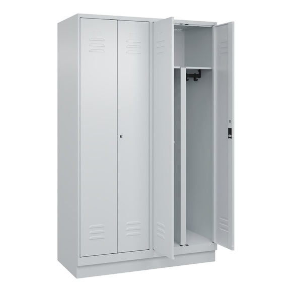 C+P PSA Doppel-Spind Classic PLUS, Sockel, 4 Abteile, HxBxT 1.950 x 1.200 x 500 mm, lichtgrau, lichtgrau, Zylinderschloss