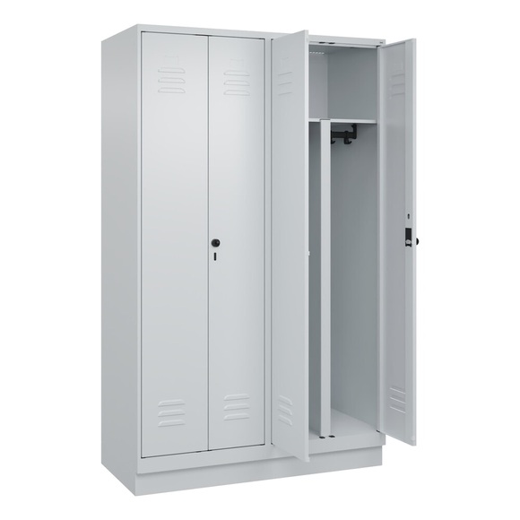 C+P PSA Doppel-Spind Classic PLUS, Sockel, 4 Abteile, HxBxT 1.950 x 1.200 x 500 mm, lichtgrau, lichtgrau, für Vorhängeschloss