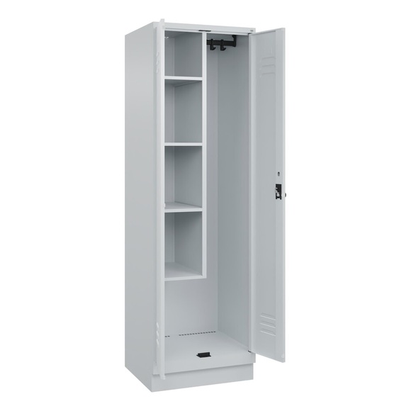 C+P Putzmittelspind Classic PLUS, 1 Abteil, Trennwand mittig, verkürzt, lichtgrau, B 600 mm, mit Bodensockel, Drehriegel