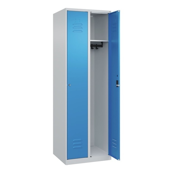 C+P Spind Classic PLUS, 2 Abteile, lichtgrau / lichtblau, B 600 mm, mit Bodengleitern, Zylinderschloss