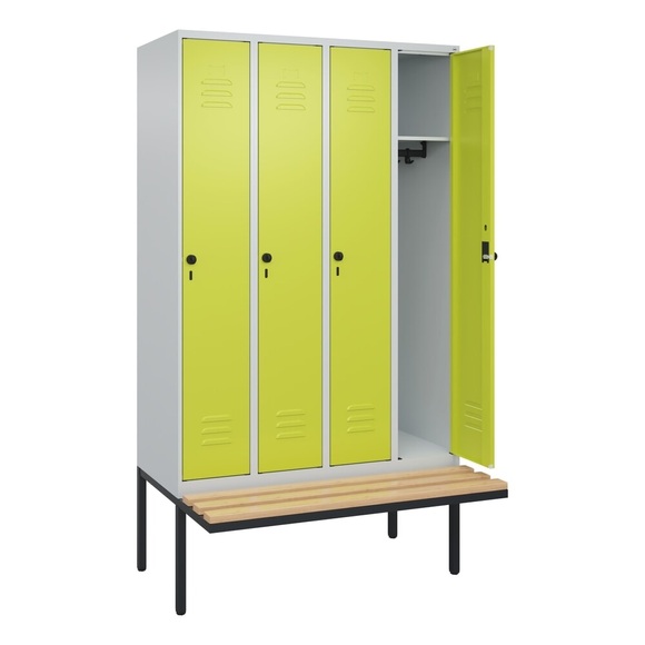 C+P Spind Classic PLUS, 4 Abteile, HxBxT 2.120 x 1.200 x 815 mm, für Vorhängeschloss, auskragende Bank aus Buche, lichtgrau, clowngrün