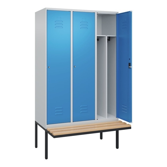 C+P Spind Classic PLUS Sitzbank, 3 Abteile, mittig, lichtgrau / lichtblau, B 1200 mm, Zylinderschloss, auskragend, Buche-Hartholz