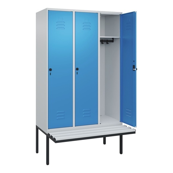C+P Spind Classic PLUS Sitzbank, 3 Abteile, lichtgrau / lichtblau, B 1200 mm, Sicherheits-Drehriegel, auskragend, Kunststoff