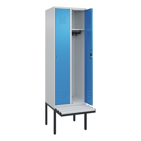 C+P Spind Classic PLUS Sitzbank, 2 Abteile, lichtgrau / lichtblau, B 600 mm, Zylinderschloss, auskragend, Kunststoff