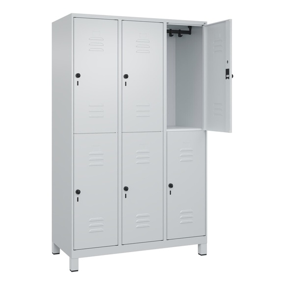 C+P Doppelstock-Spind Classic PLUS, 3 Abteile, lichtgrau, HxB 1950 x 1200 mm, mit Füßen, Drehriegel