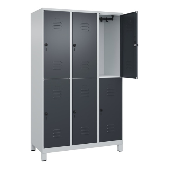 C+P Doppelstock-Spind Classic PLUS, 3 Abteile, lichtgrau / grau, HxB 1950 x 1200 mm, mit Füßen, Drehriegel