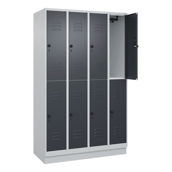 C+P Doppelstock-Spind Classic PLUS, 4 Abteile, lichtgrau / grau, HxB 1950 x 1200 mm, mit Bodensockel, Drehriegel